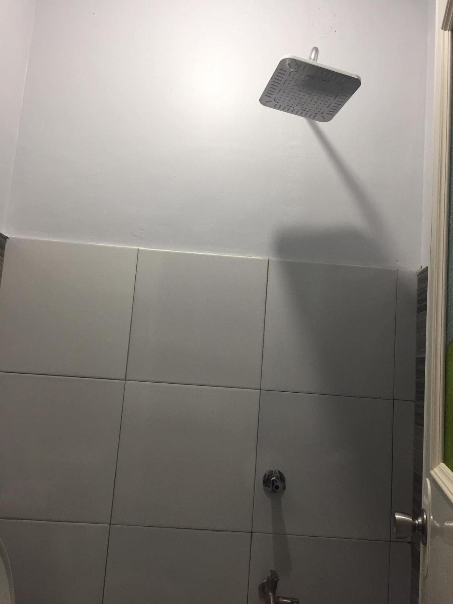 Ziet Hotel Mambajao Værelse billede