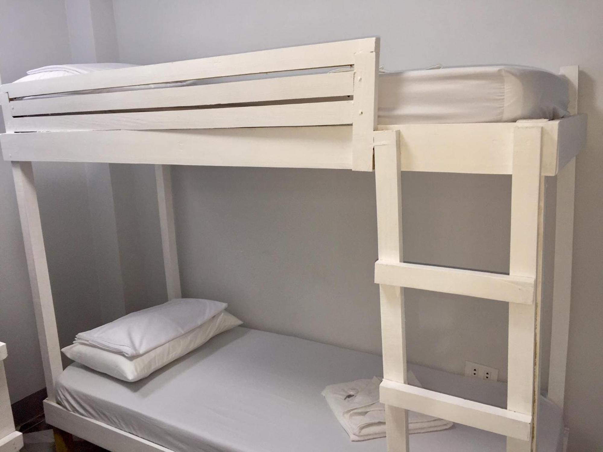 Ziet Hotel Mambajao Værelse billede